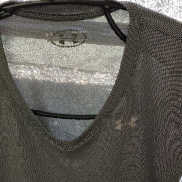 LAST CHANCE Under Armour Graphic Logo Sz M V-neck Gray Short Sleeve Pullover Top - Picture 4 of 9
